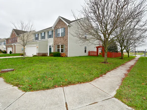 3100 Underwood Dr, Whiteland, IN 46184