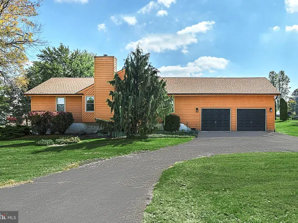 11 Sherman Dr, East Berlin, PA 17316