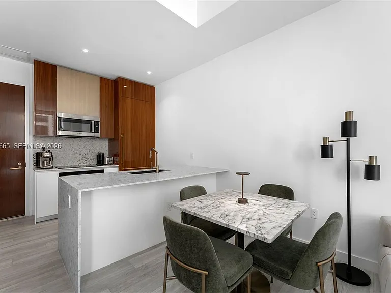 2655 S Bayshore Dr #908 — Photo 3