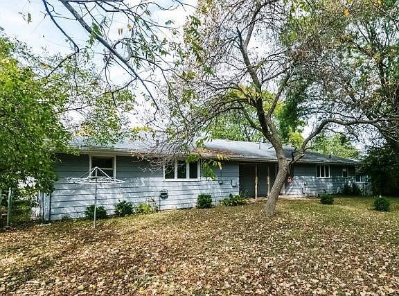 3rd image of 4725 Crescent Rd