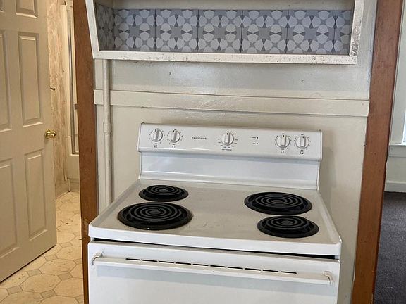 4th image of 7 Stuyvesant St #1