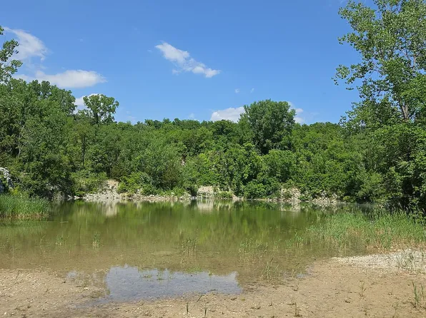 5710 32nd Ave, Mount Auburn, IA 52313