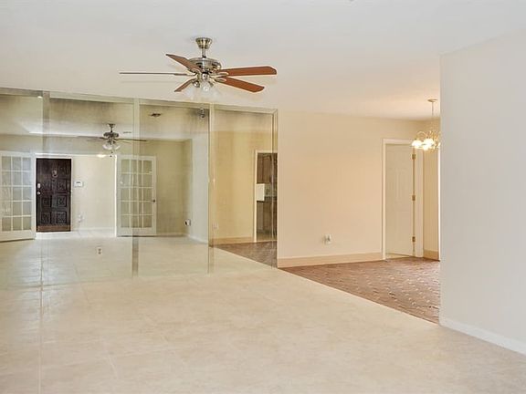 5th image of 2931 S Seacrest Blvd