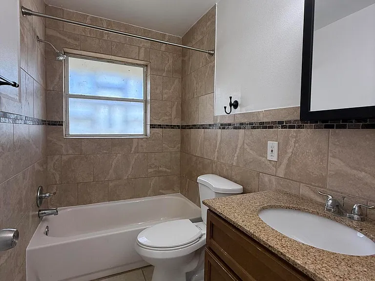 1432 Parkway Dr #6B — Photo 16