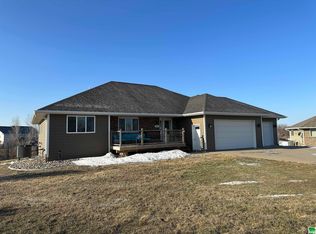2803 Cherokee Ct, Vermillion, SD 57069