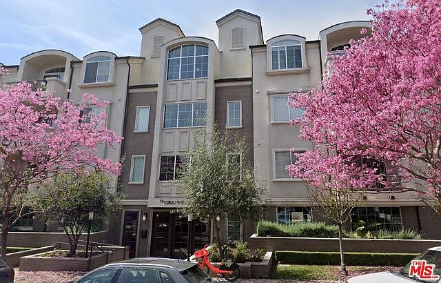 1st image of 1625 Granville Ave Unit 1-203