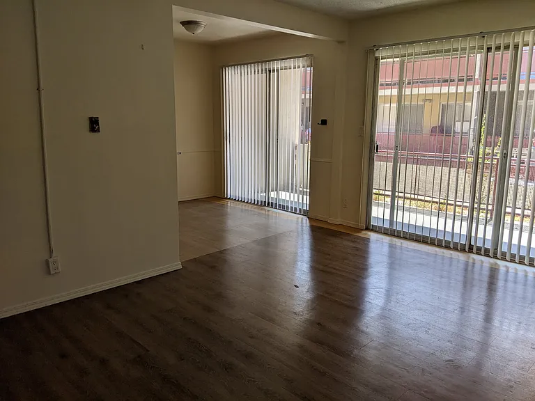 1401 College View Dr #7 — Photo 1