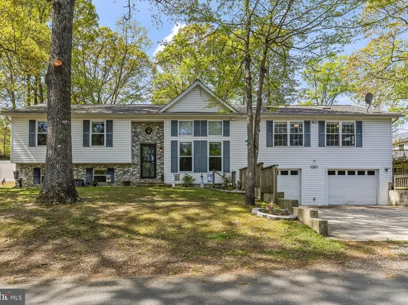 205 Pawnee Ln, Lusby, MD 20657