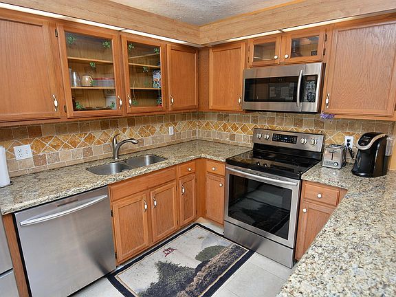 3rd image of 5611 SE Windsong Lane #506