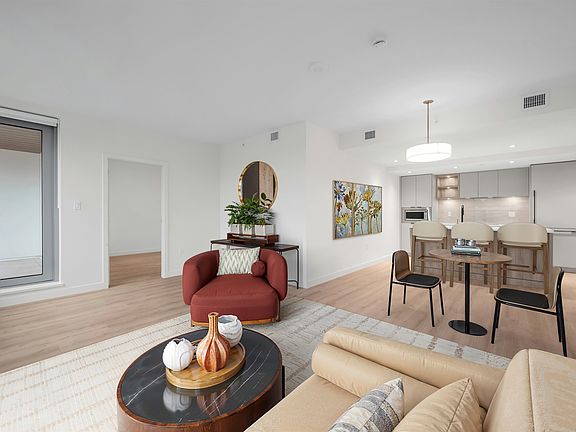 2nd image of 755 Harbourside Dr #320