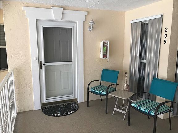 2nd image of 830 Lake Orchid Cir APT 204