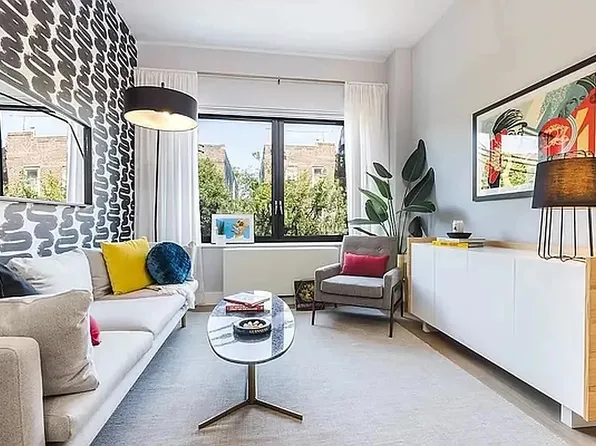 176 Woodward Avenue image 2 of 17