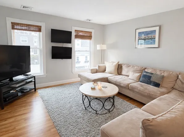 289 W 5th St APT 2, Boston, MA 02127