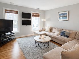 289 W 5th St, Boston, MA