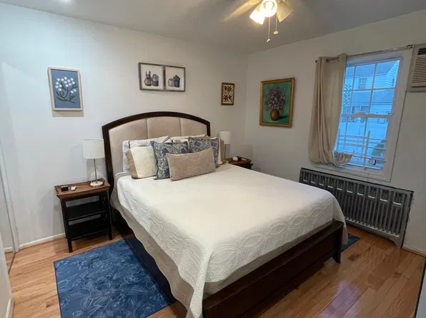 214 N Park Dr, Woodbridge, NJ 07095