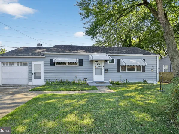 615 Moores Ln, New Castle, DE 19720