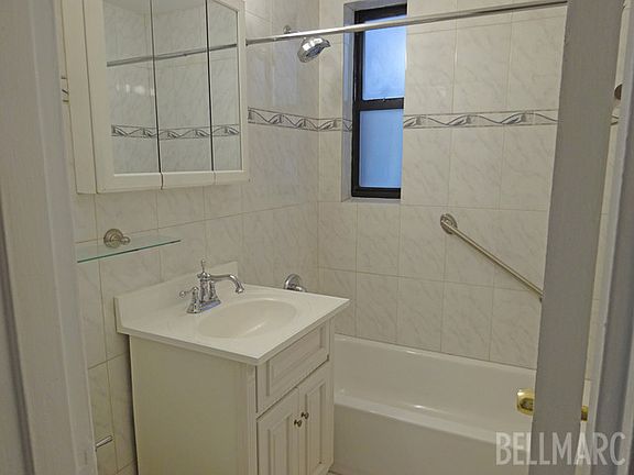 5th image of 330 E 70th St APT 3E