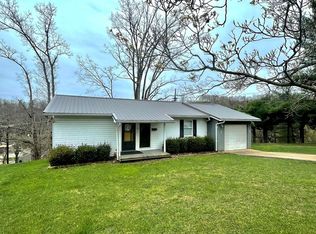 111 Hillview Cir, Spencer, WV 25276