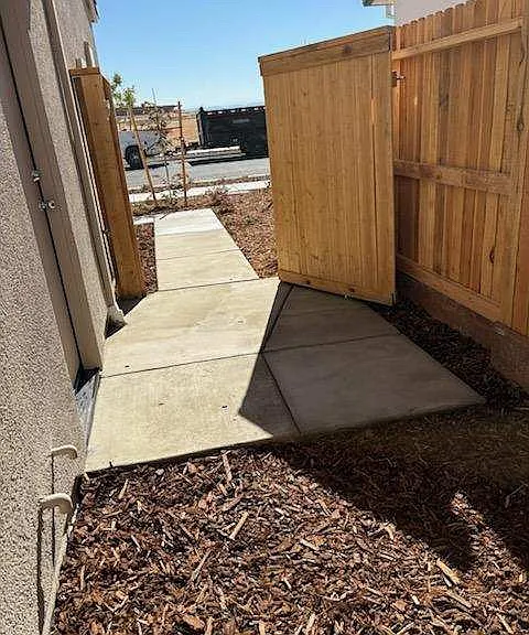 2041 Blue Star Dr — Photo 41
