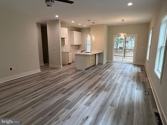 2nd image of 175 Rose Way