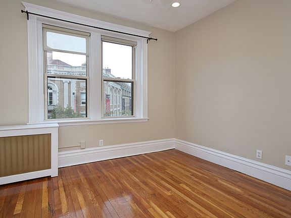 3rd image of 1109 Boylston St APT 12B