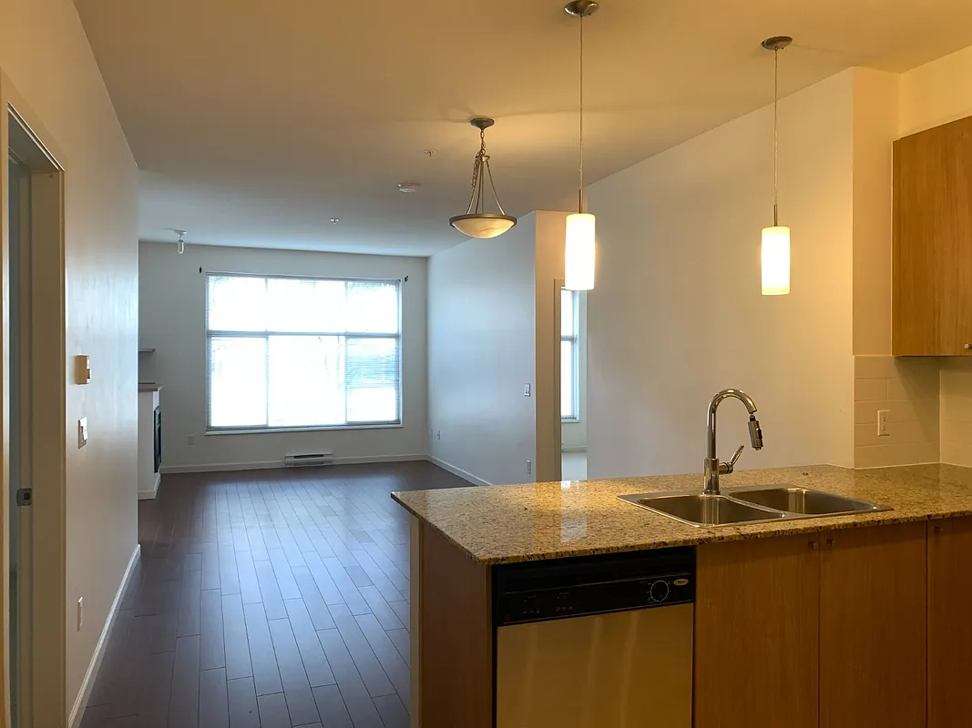 Building Photo - 2477 Kelly Ave #213