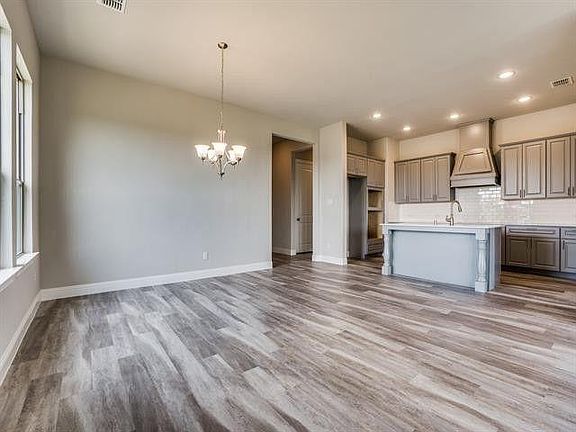 3rd image of 4005 Angelina Dr