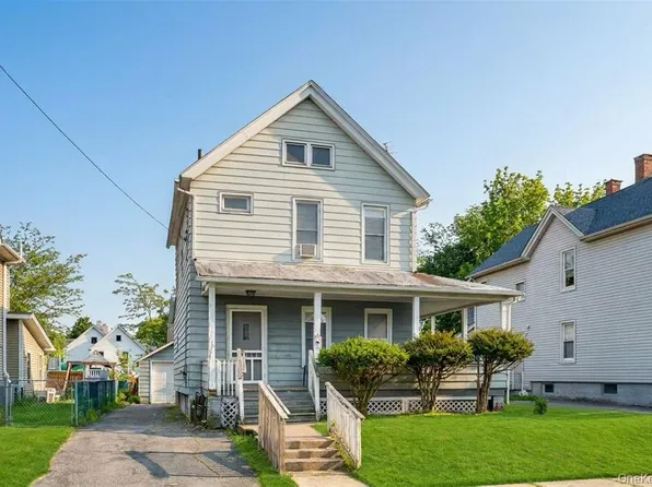 24 Crescent Pl, Middletown, NY 10940