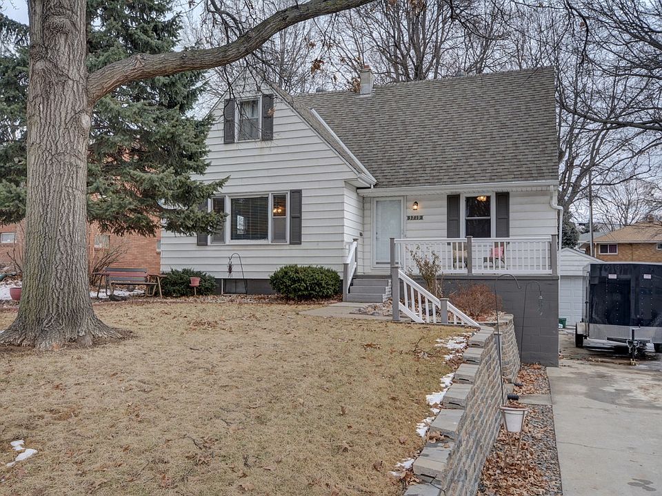 1st image of 3719 S 49th St