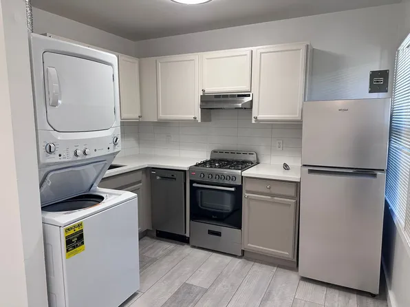 vicente, 3210-3240 Vicente St #5, San Francisco, CA 94116