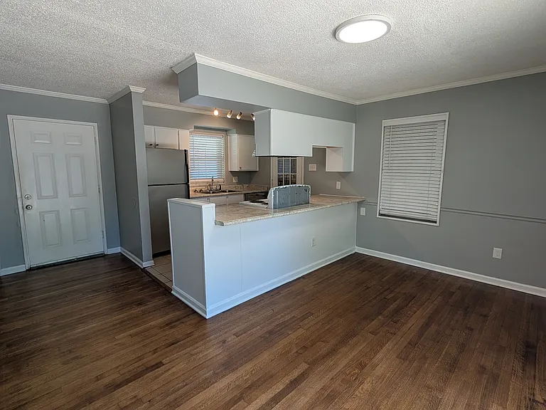 4550 E Mallory Ave — Photo 10