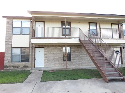 142 Wolf Rd #A Photo 1