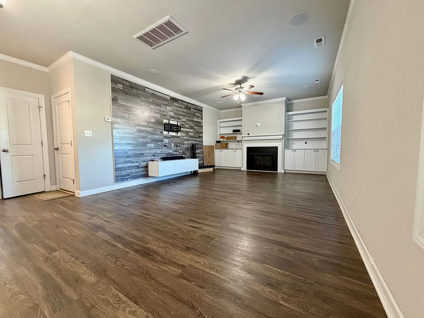 Wow! 4 bedroom, 3 bath home. — Photo 2