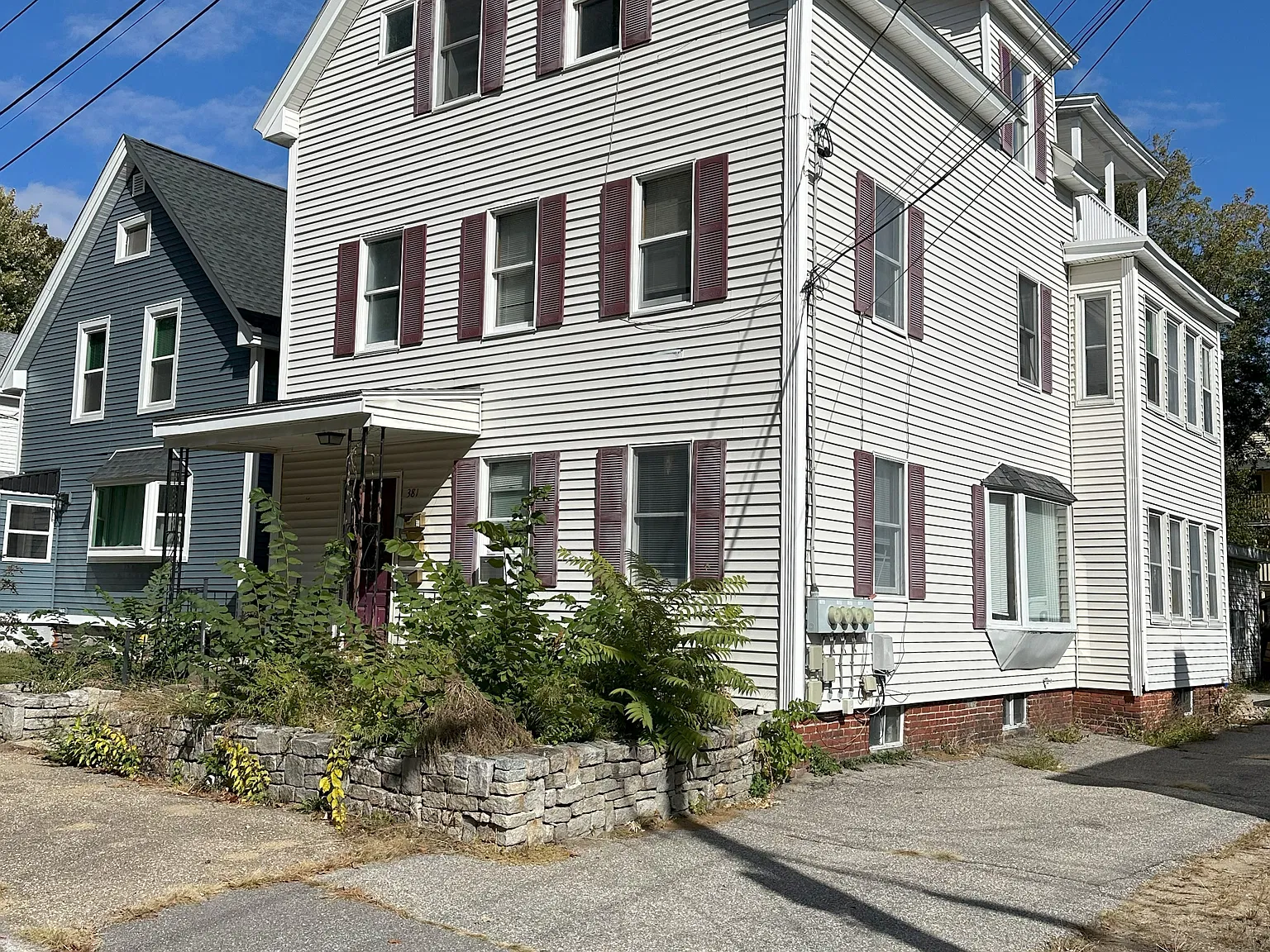 381 Thornton St — Photo 1