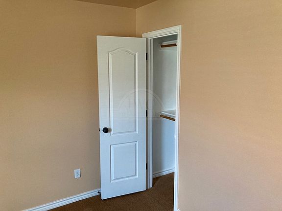 5th image of 4811 Autumn Valley Dr #B