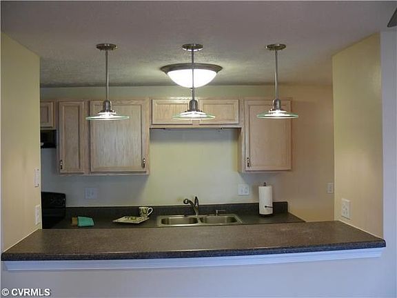 3rd image of 9389 Horse Castle Ct