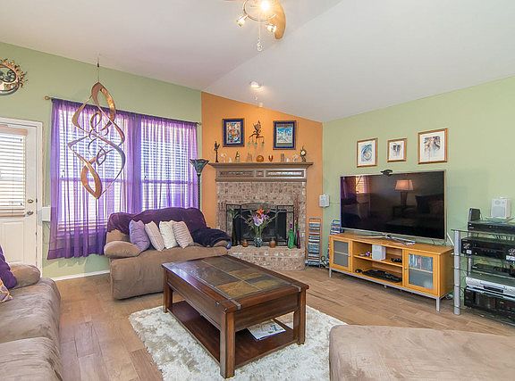 3rd image of 102 Salisbury Dr
