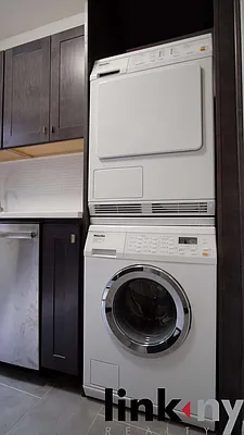 Rented by Link NY Realty | media 11