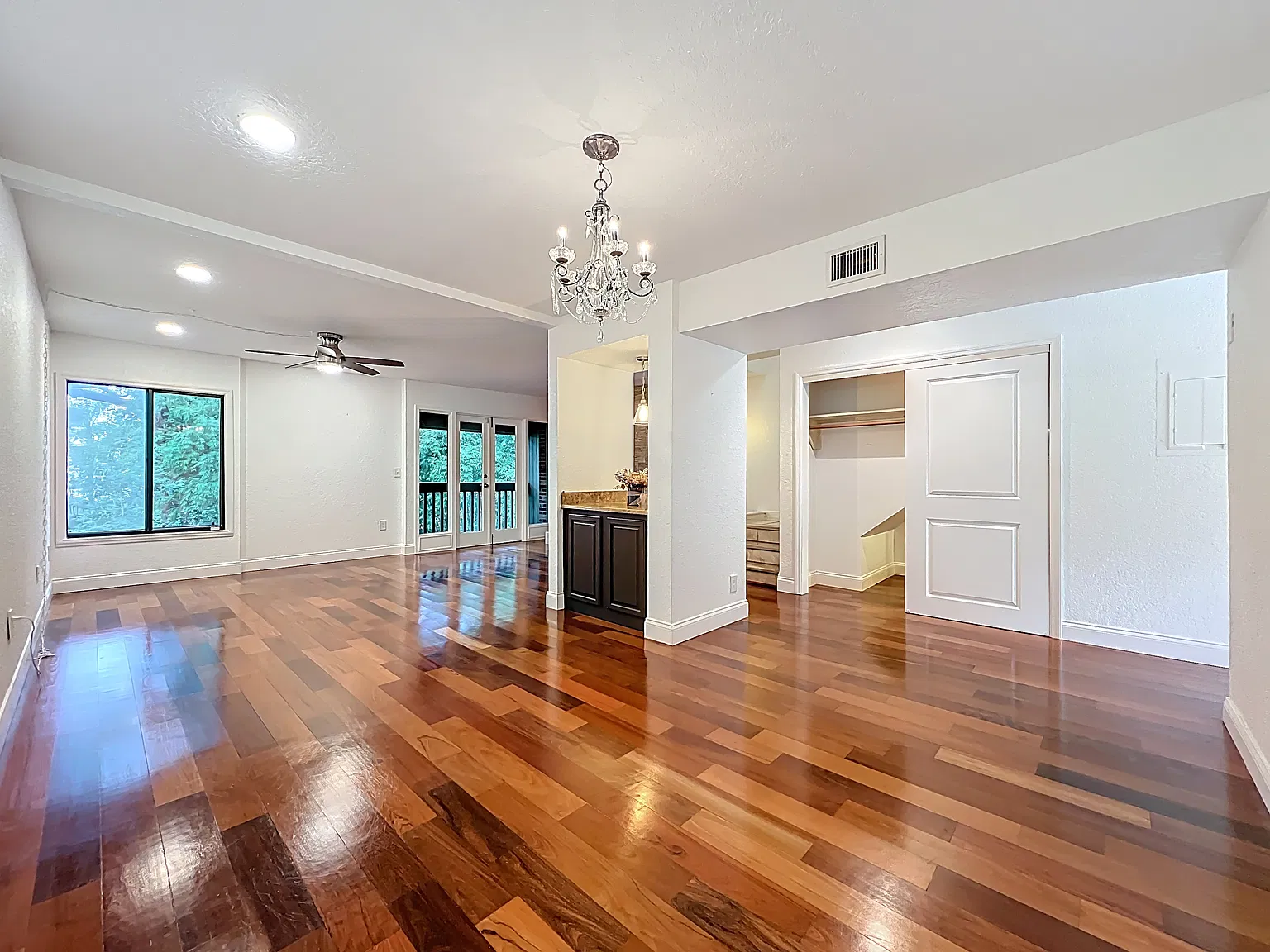 2 bed, 2.5 bath, 1637 sqft, $3,200 — Photo 3
