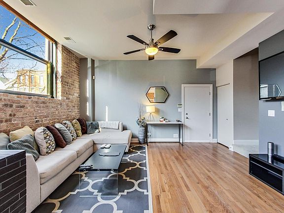 3rd image of 3057 N Clifton Ave APT 8