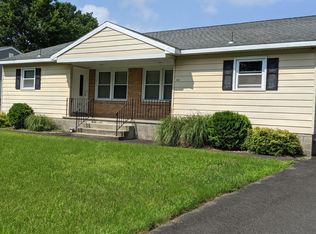 6 Saybrook Dr #6A, Latham, NY 12110