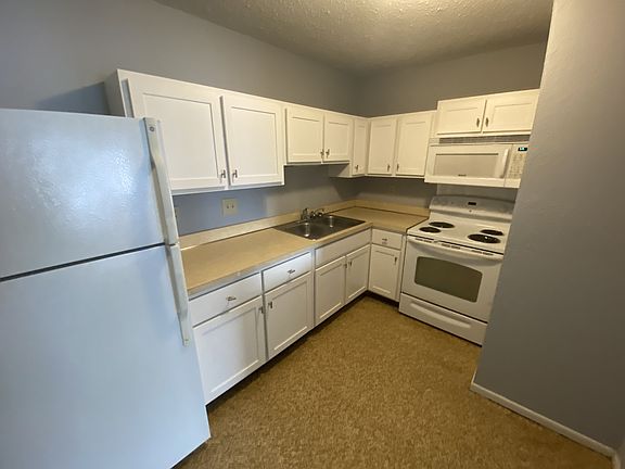 3rd image of 230 S Main St #E7