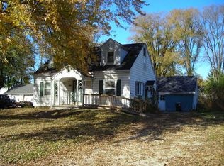 1402 W 3rd St, Sterling, IL 61081