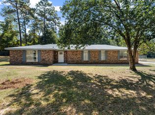 34 Country Park Cir, Petal, MS 39465