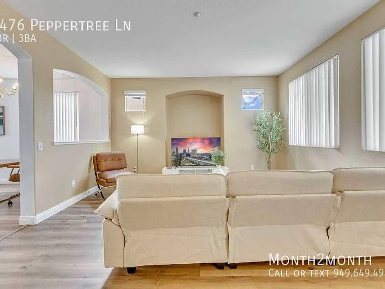 7476 Peppertree Ln — Photo 8