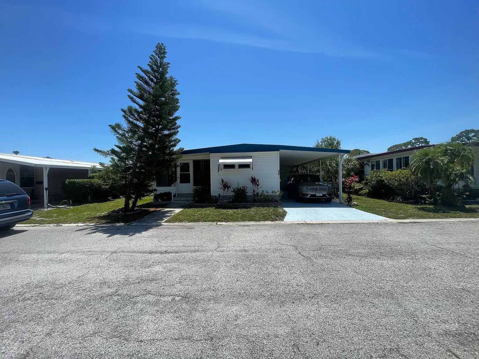 2 bed, 950 sqft, $1,700 — Photo 2