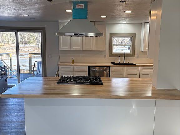 4th image of 7402 N Oceana Dr