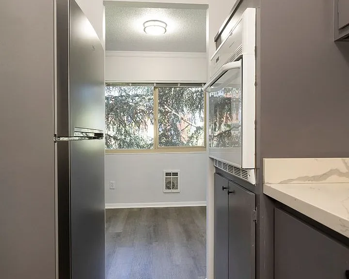 The Willis Apartments — Photo 38