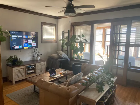 3047 W Wilson Ave #3, Chicago, IL 60625