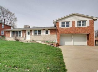 1807 Hilltop Dr, Quincy, IL 62305